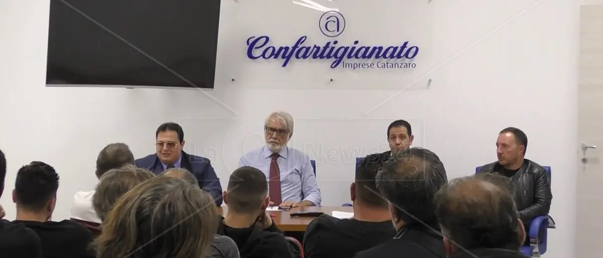 Sequestri e sanzioni nei negozi del Catanzarese, Confartigianato: «Tanti imprenditori a rischio fallimento»