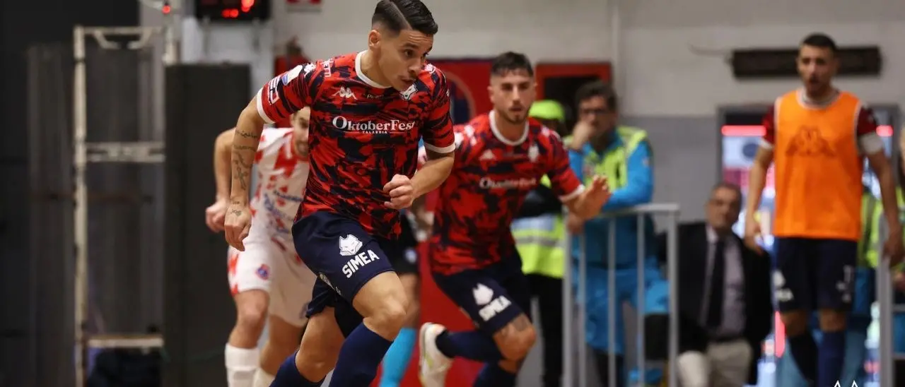 Calcio a 5, la Pirossigeno cade in casa: l’Italservice Pesaro vince 2-0 al PalaCosentia