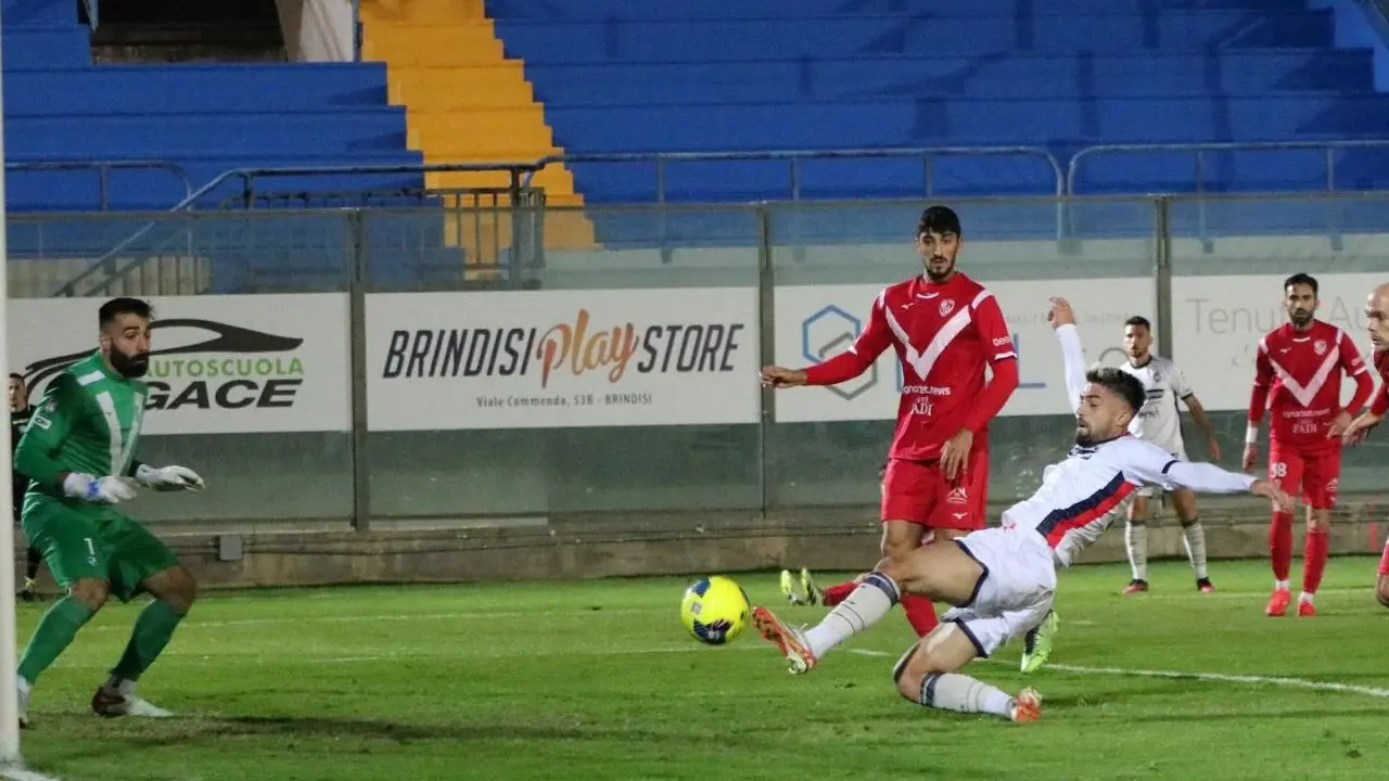 Serie C, il Crotone sbanca il Fanuzzi: i pitagorici battono 2-0 il Brindisi