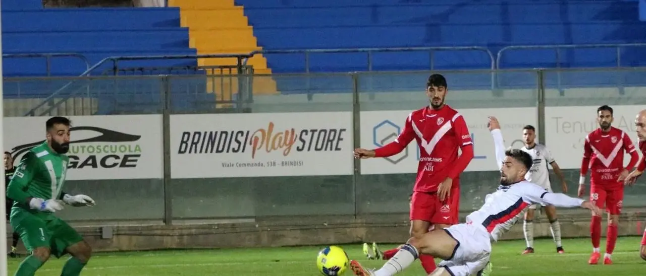 Serie C, il Crotone sbanca il Fanuzzi: i pitagorici battono 2-0 il Brindisi