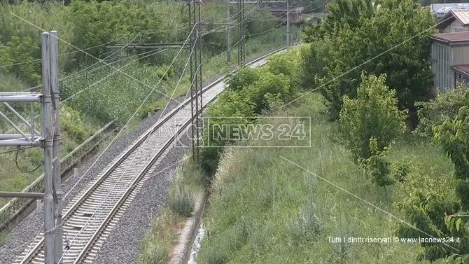 Ferrovie, 500 mln di euro fermi per l’elettrificazione della linea jonica e i ritardi della politica calabrese