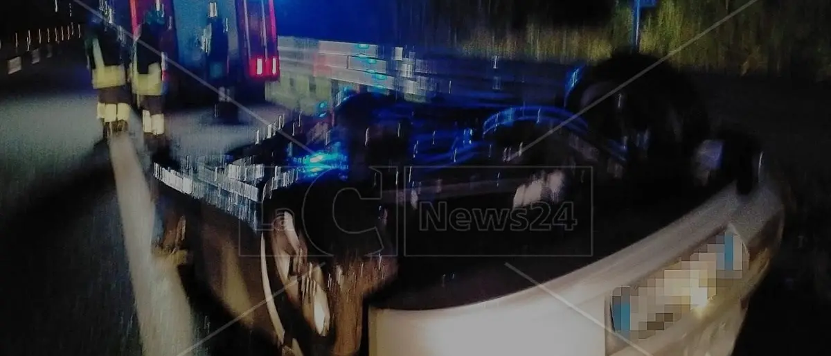 Incidente sull’autostrada tra Falerna e Lamezia, quattro feriti nello scontro tra due auto