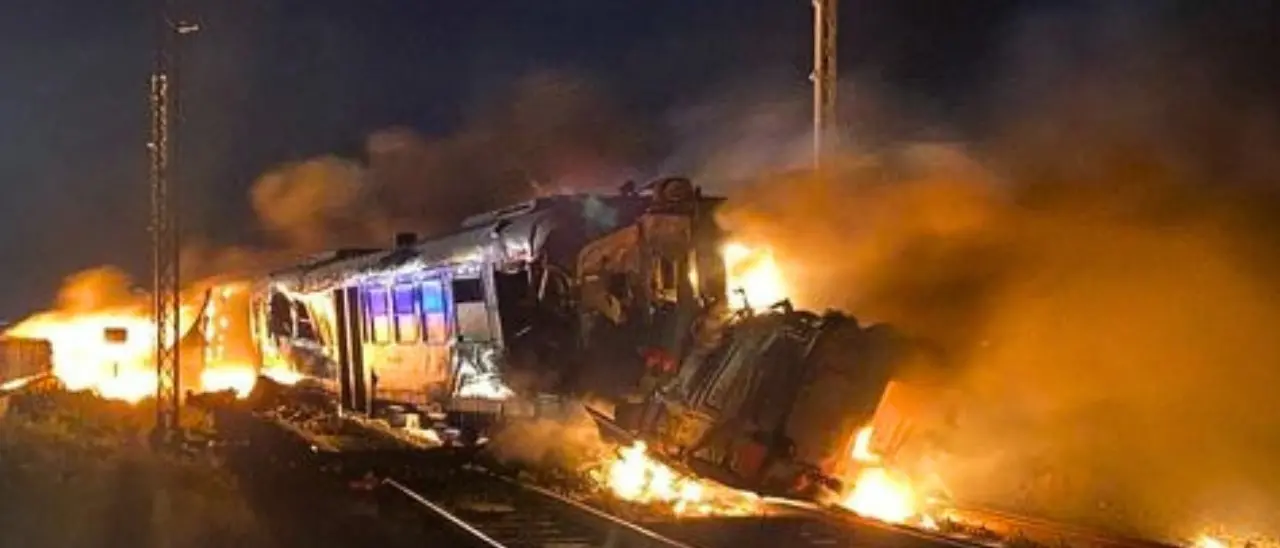 Incidente ferroviario di Thurio, gli esiti dell’autopsia sul conducente del camion: morte istantanea nell’abitacolo