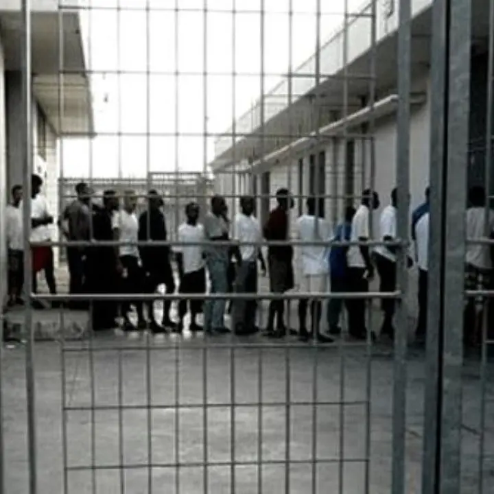 «Condizioni degradanti»: la Corte europea dei diritti umani ordina il trasferimento di un migrante minore dal Cara di Crotone