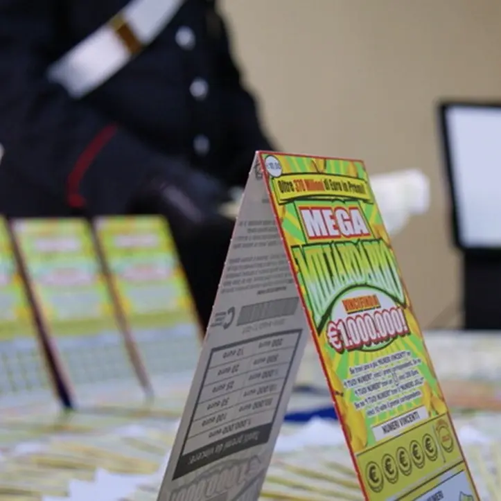 Reggio, rubano centinaia di Gratta e vinci e poi vanno a incassare quelli vincenti: arrestati