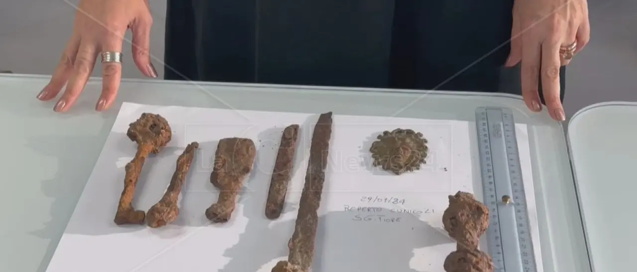 San Giovanni in Fiore, trovati reperti archeologici durante gli scavi nei cunicoli dell’Abbazia