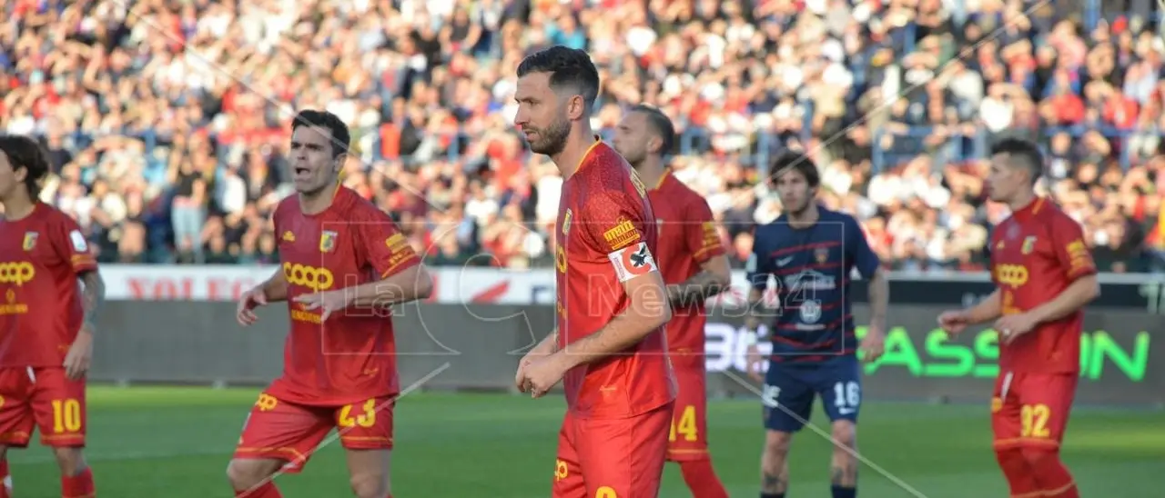 Serie B, Parma e Cremonese continuano a correre. Il Catanzaro respira l’aria dell’altissima classifica