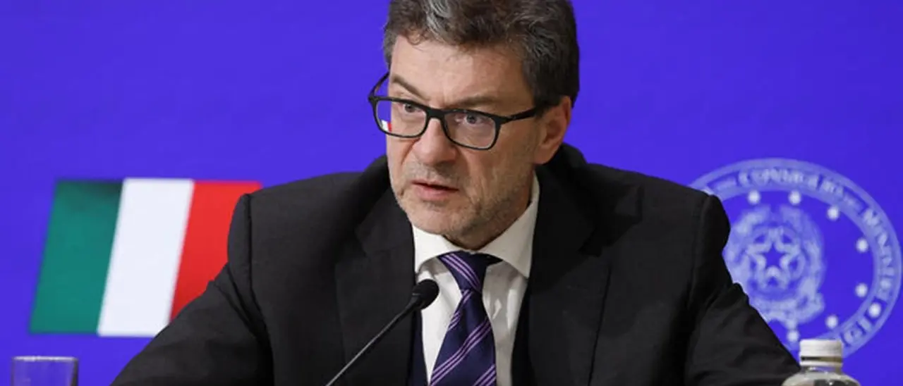 Via libera del Cdm al Def, il ministro Giorgetti: «Impatto devastante del superbonus»