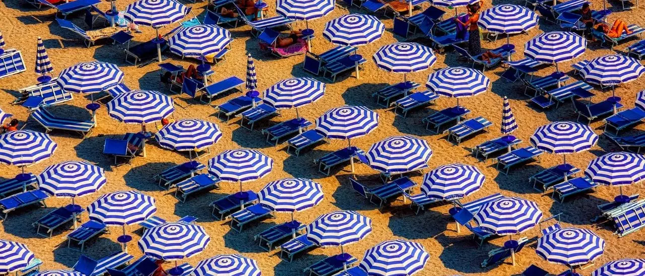 Concessioni balneari, proroghe tecniche per salvare l’estate: la soluzione della Giunta regionale