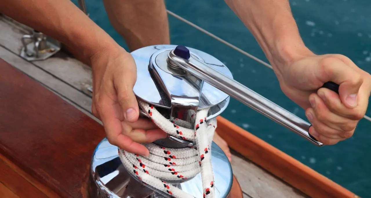 Schiavonea, scatta la protesta dei pescatori contro il caro carburante: barche ferme\n