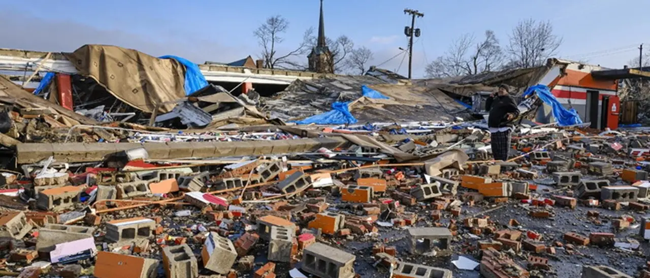 Quindici tornado si abbattono su Nashville: ci sono sei morti tra cui un bambino