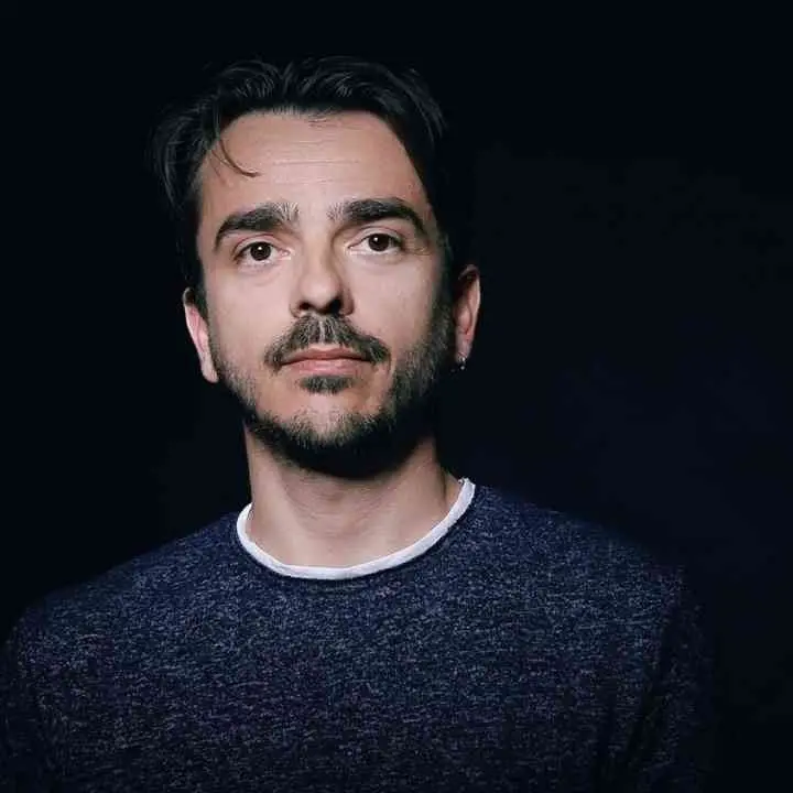 Da San Nicola Arcella ai palchi di artisti come Mika e Vasco Rossi: il mondo nelle foto di Danilo D’Auria