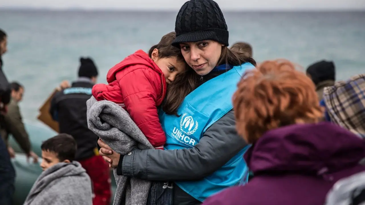 Migranti, i 109 minori “prigionieri” nel Cara di Isola Capo Rizzuto