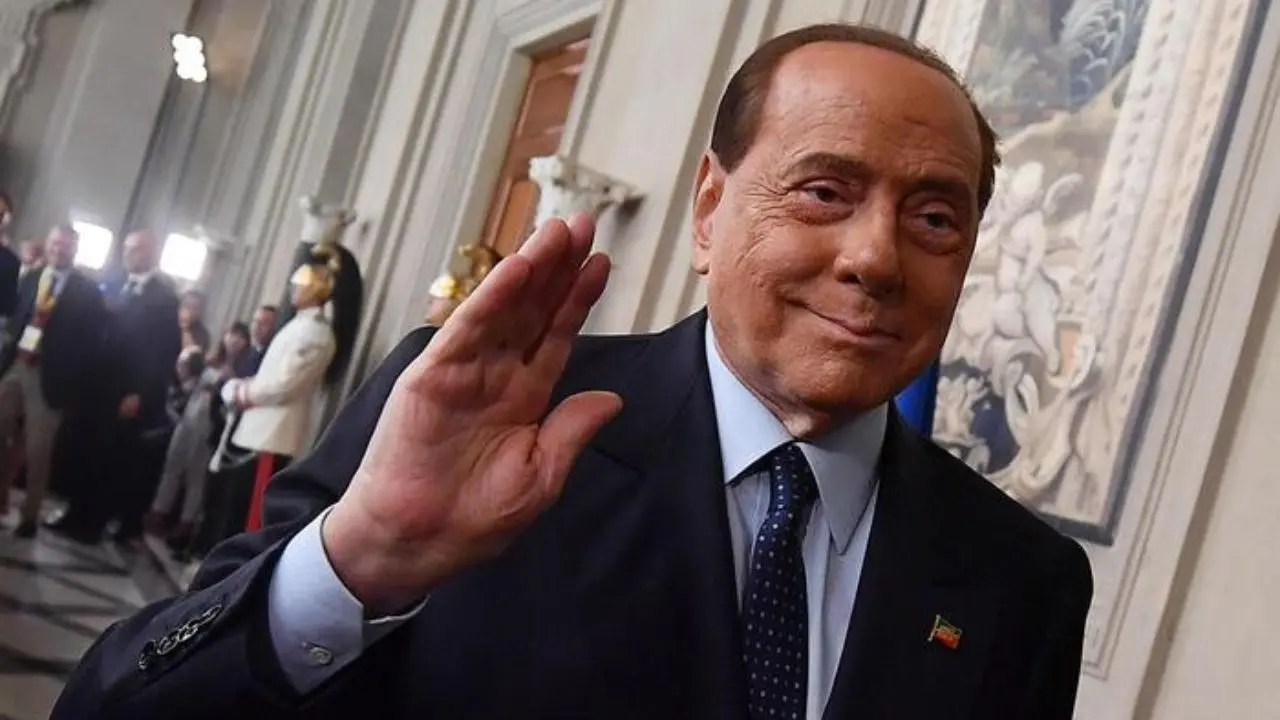 Le cravatte di Berlusconi, artigiano calabrese lancia una linea dedicata al Cavaliere