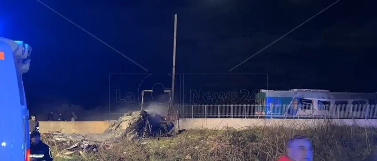 Linea jonica in tilt dopo l’incidente ferroviario, Staine: «Da giovedì 40% dei treni di nuovo sui binari fino a Corigliano»