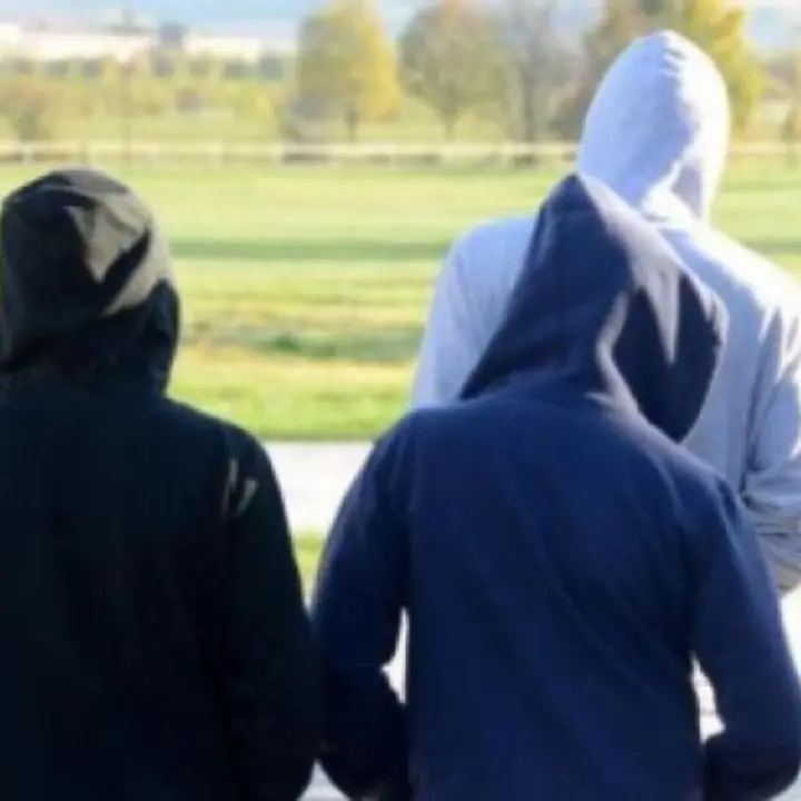 Maxi operazione contro le baby gang, 40 arresti e sequestro di armi e droga nel mondo trap