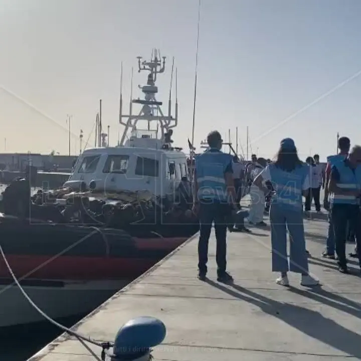 Sbarchi a Crotone e Roccella Jonica, 178 migranti soccorsi al largo delle coste calabresi