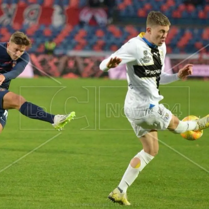 Il Cosenza strappa un punto contro il Parma capolista: 0-0 al Marulla