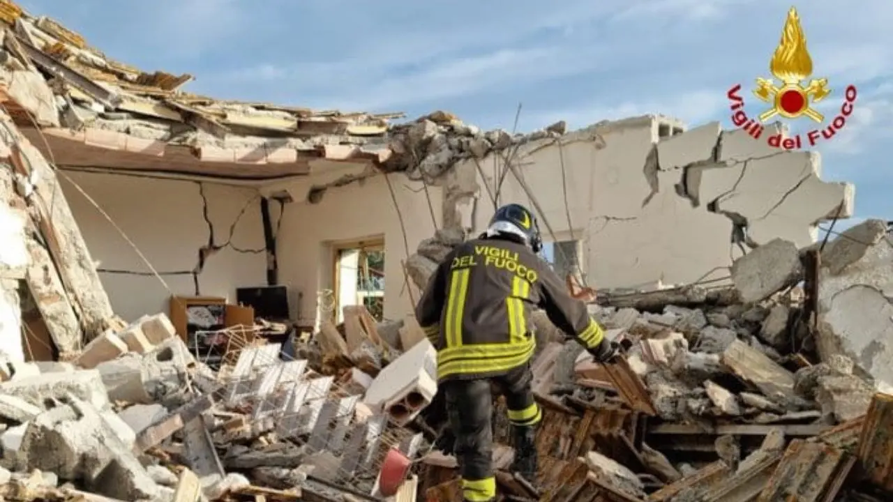 Sibari, lo scoppio di una bombola gli ha distrutto la casa: ora è solo e senza un tetto