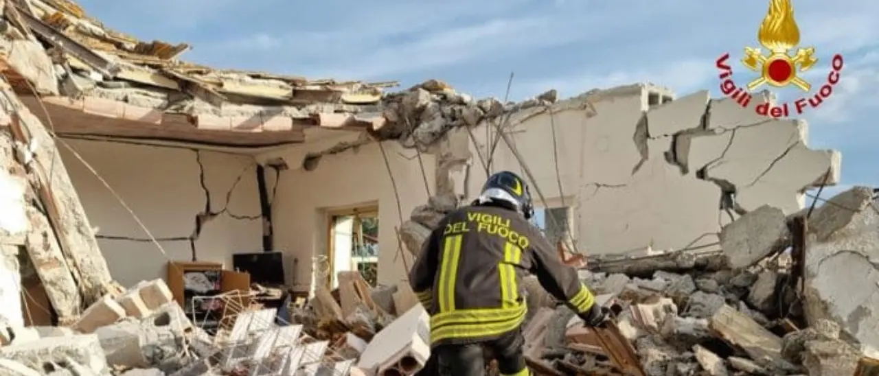 Sibari, lo scoppio di una bombola gli ha distrutto la casa: ora è solo e senza un tetto