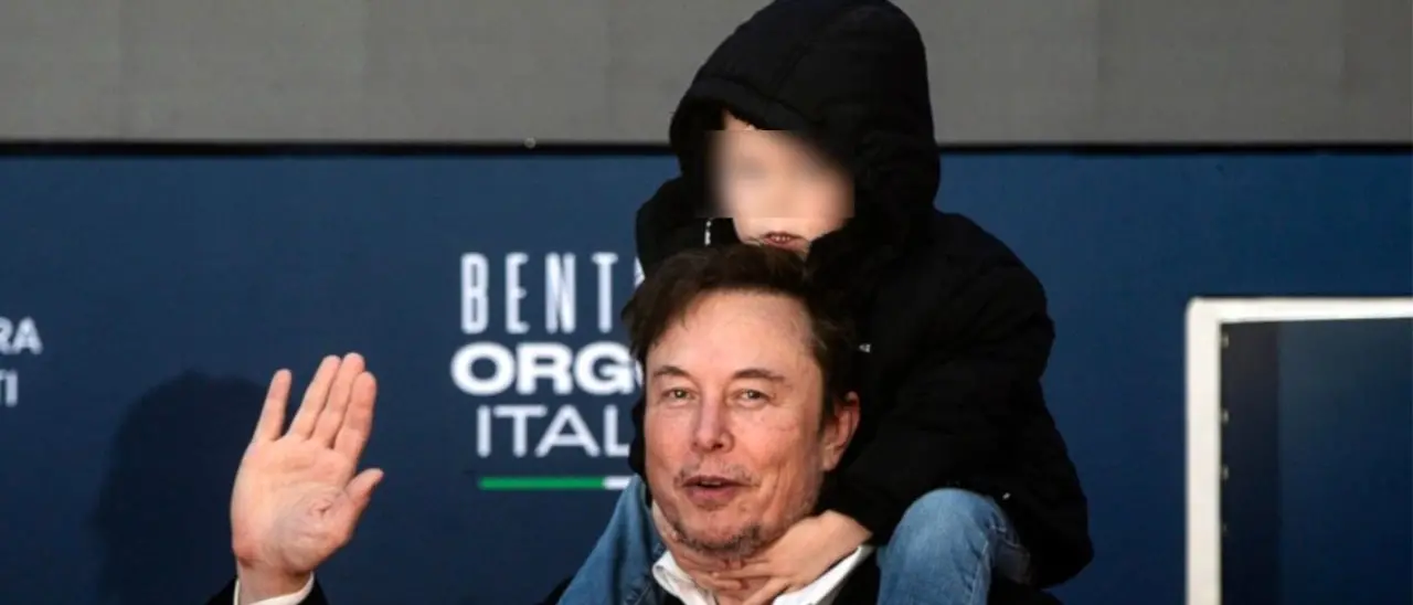 Atreju, l’oscena ostentazione di un bimbo di 3 anni: il figlio di Elon Musk alla festa di Fdi con il papà