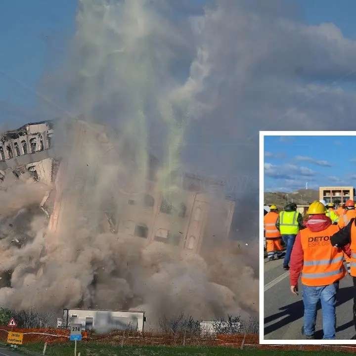 «È andato tutto bene ma non è stato facile»: demolitori soddisfatti del botto che ha cancellato l’ecomostro di Torre Melissa