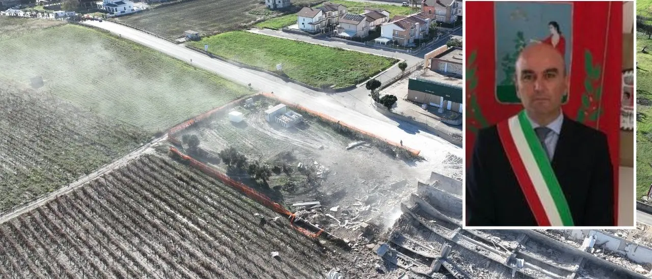 Abbattimento ecomostro, il sindaco di Melissa Falbo: «Sembrava che questa giornata non arrivasse mai»