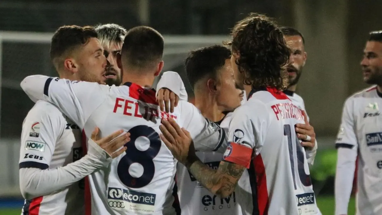 Il Crotone piega il Monopoli in trasferta: 3-0 per gli squali di Zauli