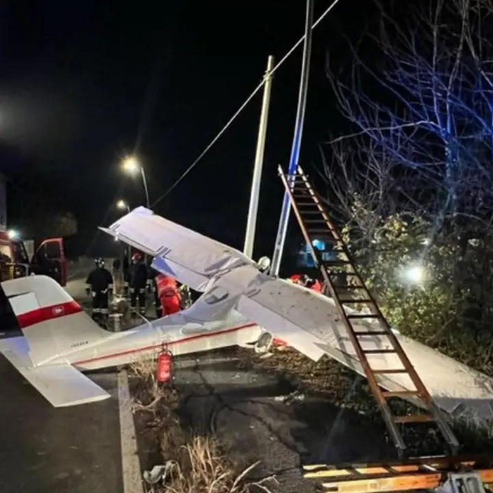 Cadono due ultraleggeri nel Torinese: feriti piloti e passeggeri