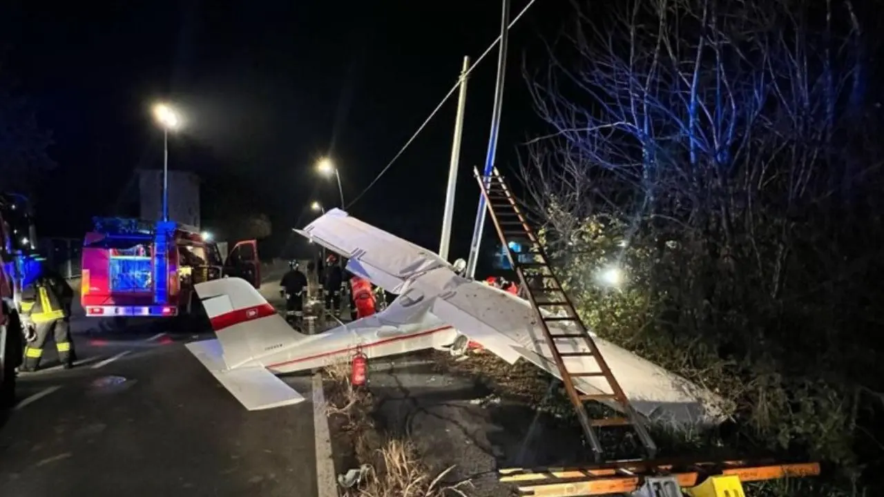 Cadono due ultraleggeri nel Torinese: feriti piloti e passeggeri