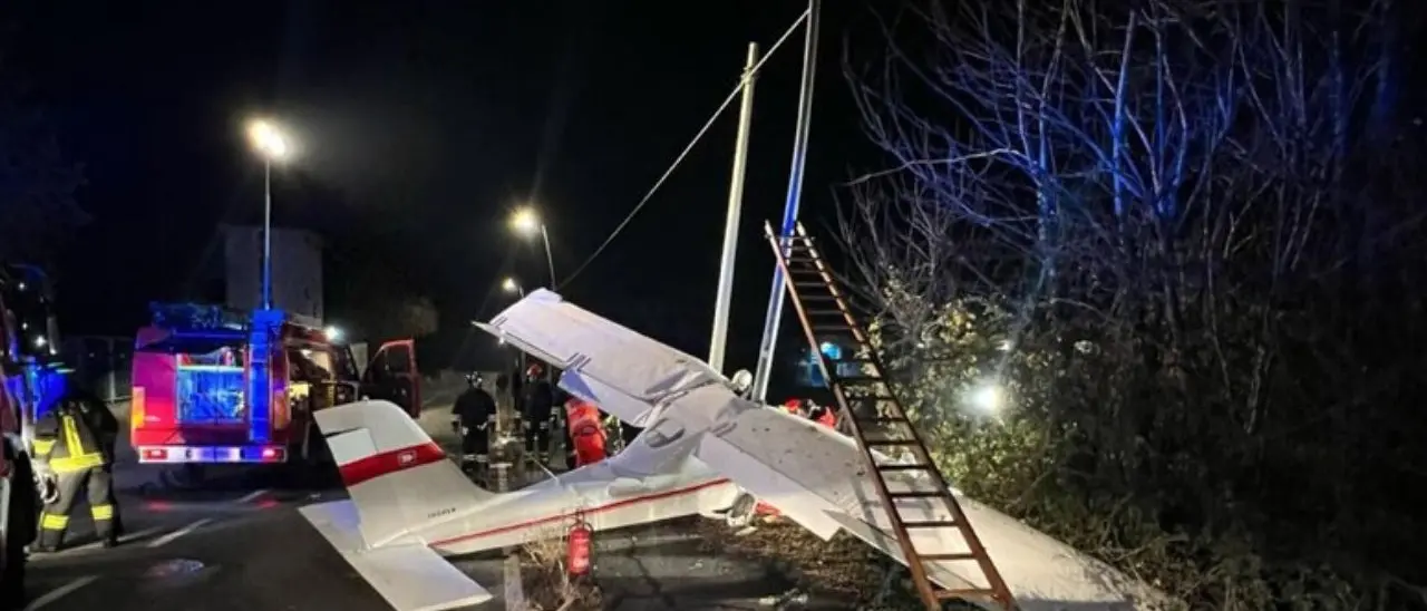 Cadono due ultraleggeri nel Torinese: feriti piloti e passeggeri