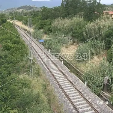 Rivoluzione sulla linea ferroviaria jonica: elettrificazione, velocizzazione e addio a 19 passaggi a livello
