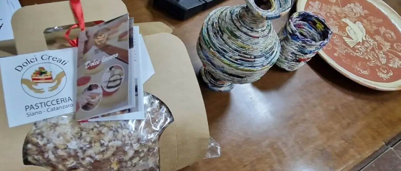 Catanzaro, panettoni fatti in carcere e venduti al dettaglio: il progetto per promuovere l’inclusione dei detenuti