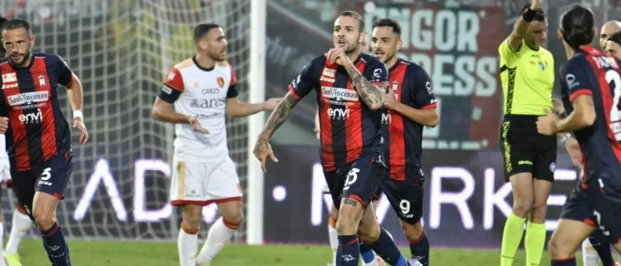 Il Crotone attende l’Avellino allo Scida e si gode i 10 risultati utili consecutivi