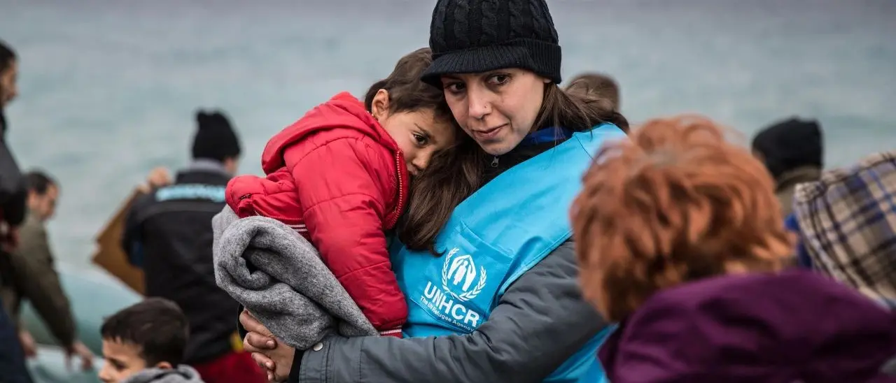 Patto sui migranti, accordo in Ue: tra le misure impronte digitali anche per i bimbi dai 6 anni in su