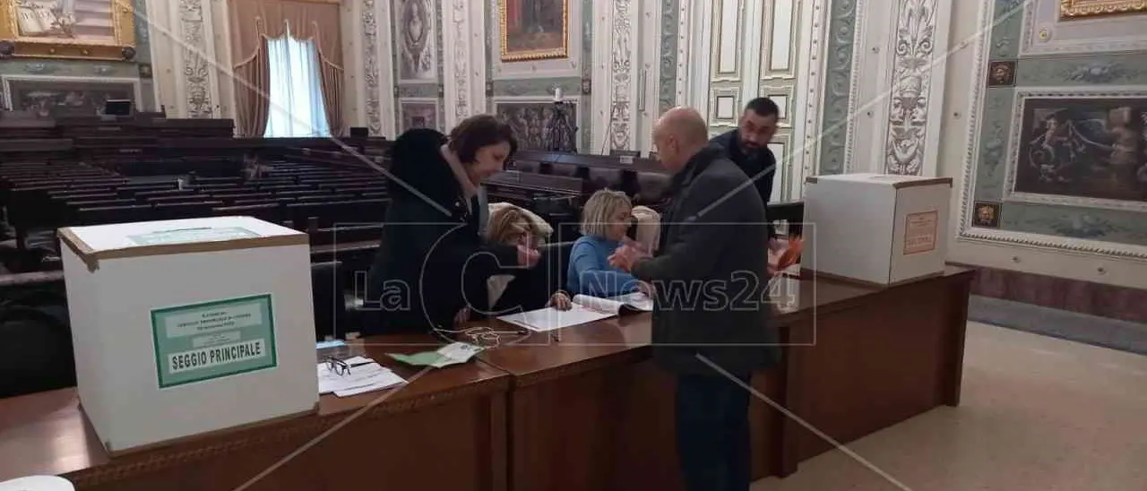 Provincia di Cosenza, oggi le elezioni per il rinnovo del Consiglio: tutti i nomi in lizza