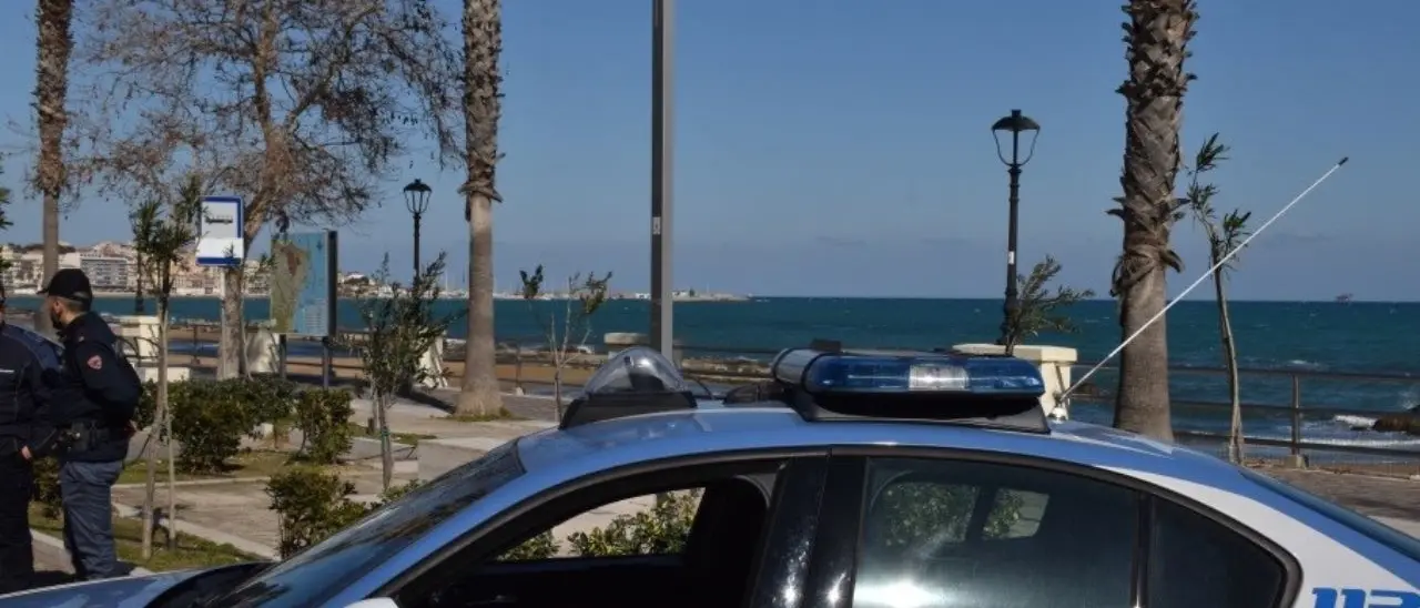 Crotone, maltrattamenti all’ex compagna: arresti domiciliari e braccialetto elettronico per un 24enne