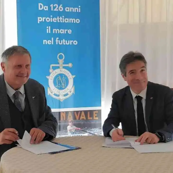 Unical e Lega navale italiana firmano un accordo per il monitoraggio del mare: sotto la lente coste e specie protette