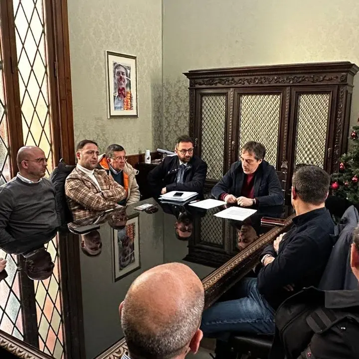 Vertenza Abramo Costumer Care, Fiorita incontra i sindacati: «Accanto ai lavoratori»