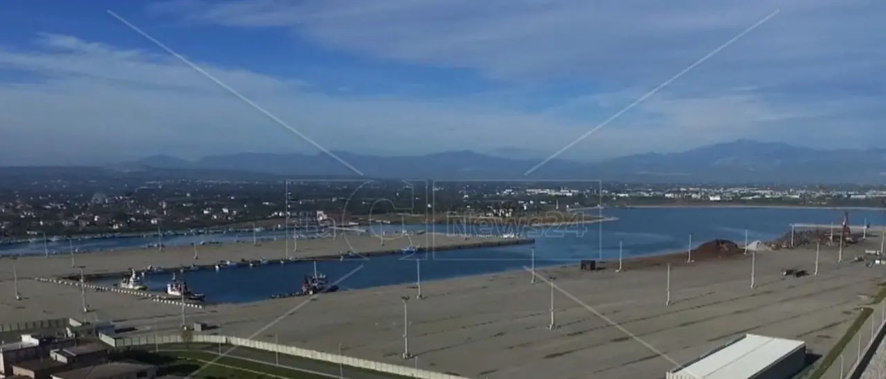 Insediamento Baker Hughes nel porto di Corigliano, Uil-Uilm: «Grande opportunità. La politica guardi al futuro»