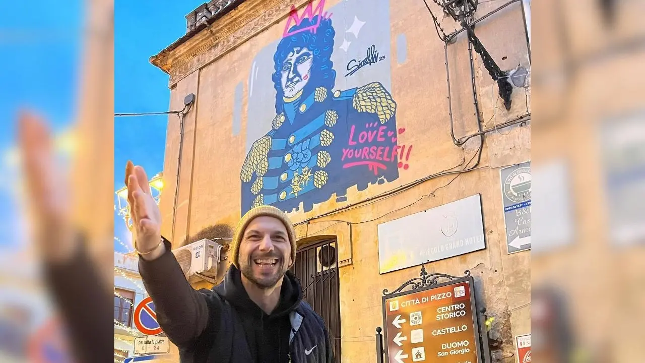 Gioacchino Murat diventa un murales, a Pizzo l’opera dell’artista calabrese Massimo Sirelli