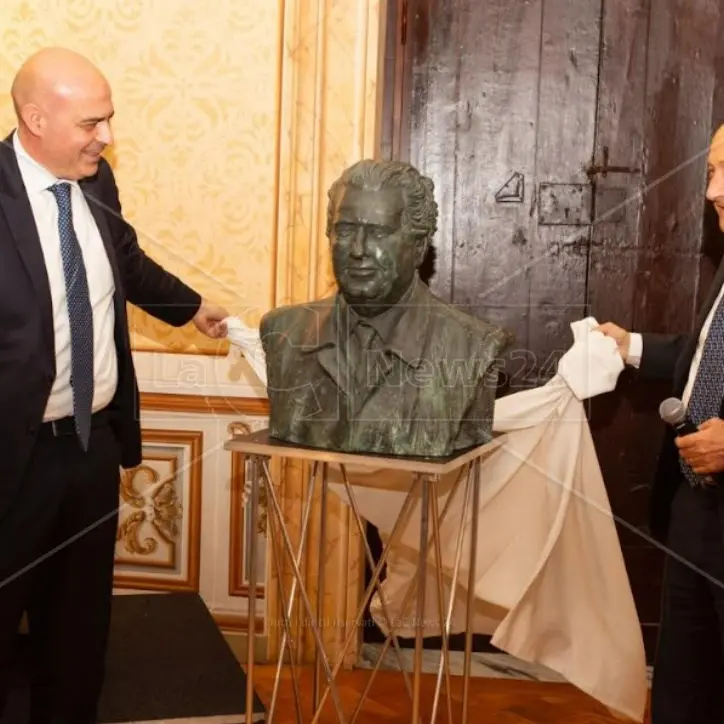 La Fondazione Magna Grecia omaggia il giornalista e scrittore calabrese Gino Gullace
