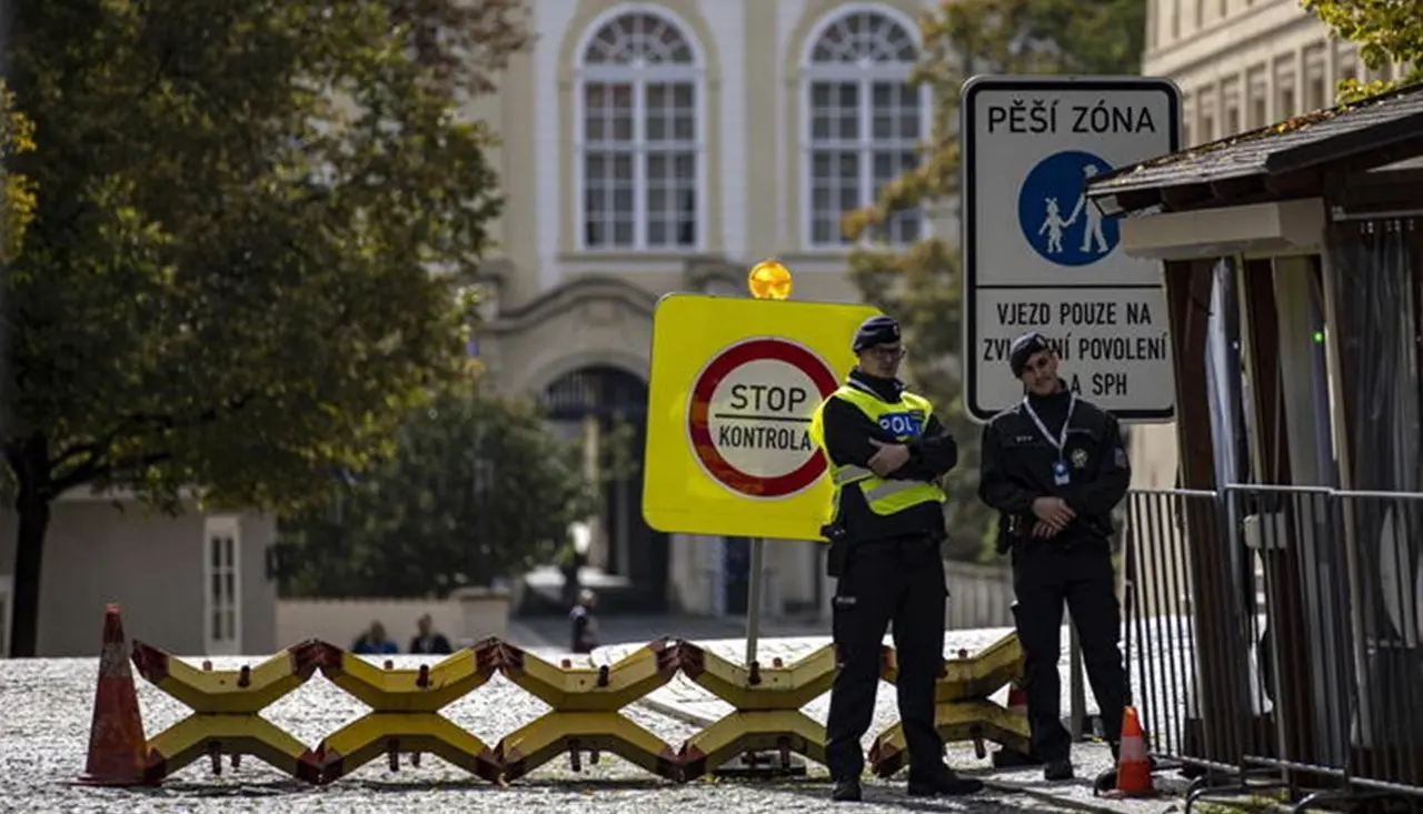 Sparatoria all’Università di Praga: i morti salgono a 14, ad aprire il fuoco è stato uno studente di 24 anni