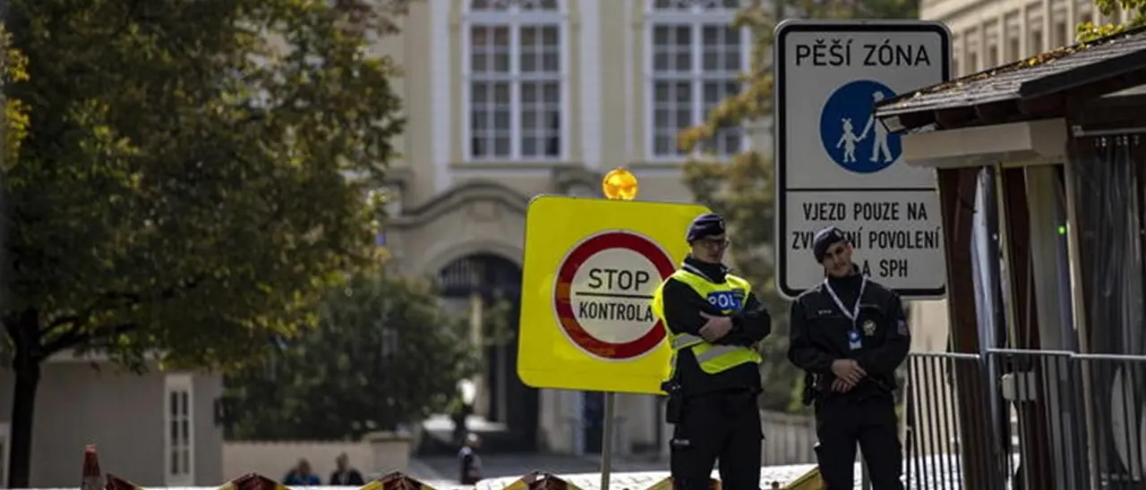 Sparatoria all’Università di Praga: i morti salgono a 14, ad aprire il fuoco è stato uno studente di 24 anni