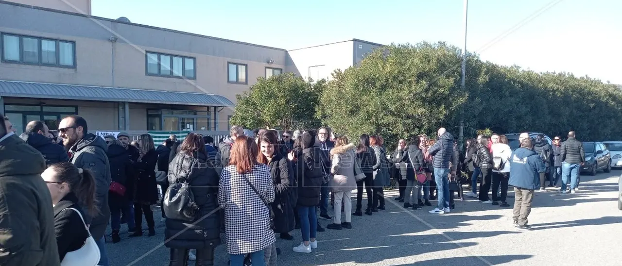 Abramo Customer Care, contratti prorogati per 3 mesi. Occhiuto: «Stiamo lavorando per trovare una soluzione»