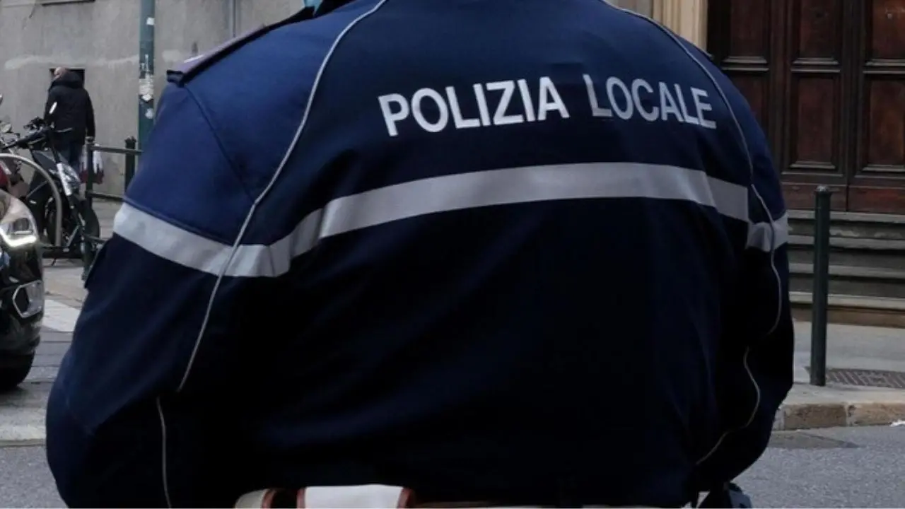 Scilla, aggredito con calci e spintoni un vigile urbano: denunciato il responsabile