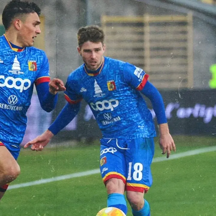 Catanzaro-Brescia, secondo tempo disastroso per i giallorossi e le Rondinelle vincono in rimonta 3 a 2