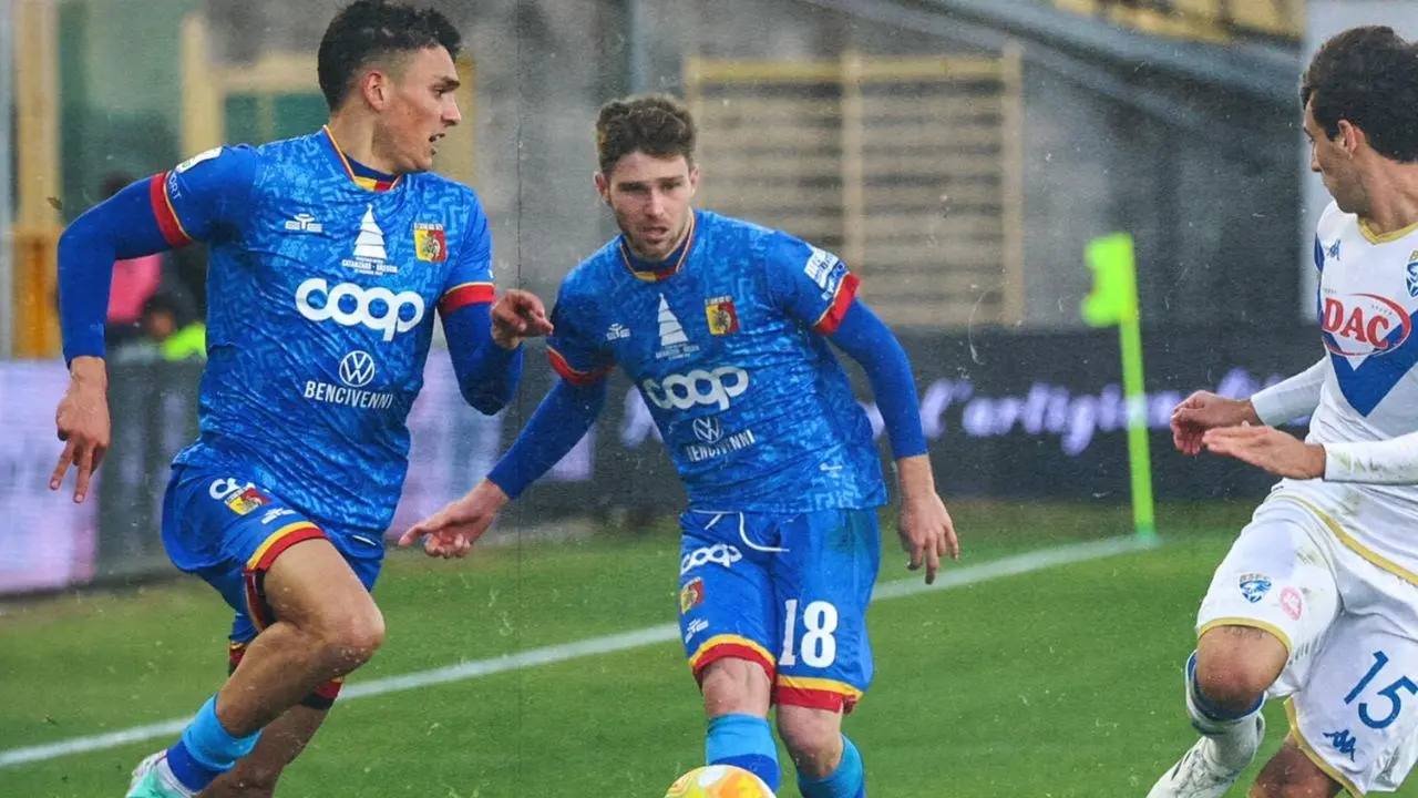 Catanzaro-Brescia, secondo tempo disastroso per i giallorossi e le Rondinelle vincono in rimonta 3 a 2