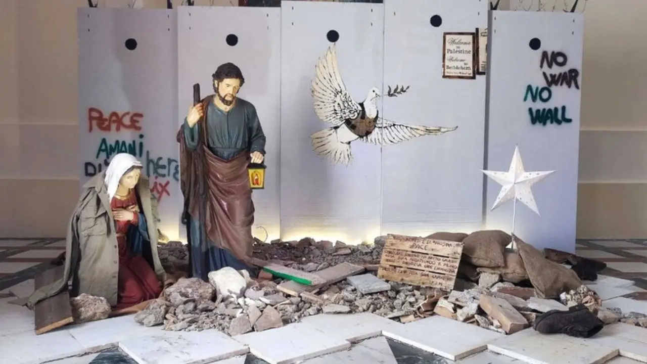 A Cortale nella chiesa di Santa Maria Cattolica Maggiore il presepe nasce dalle macerie della guerra