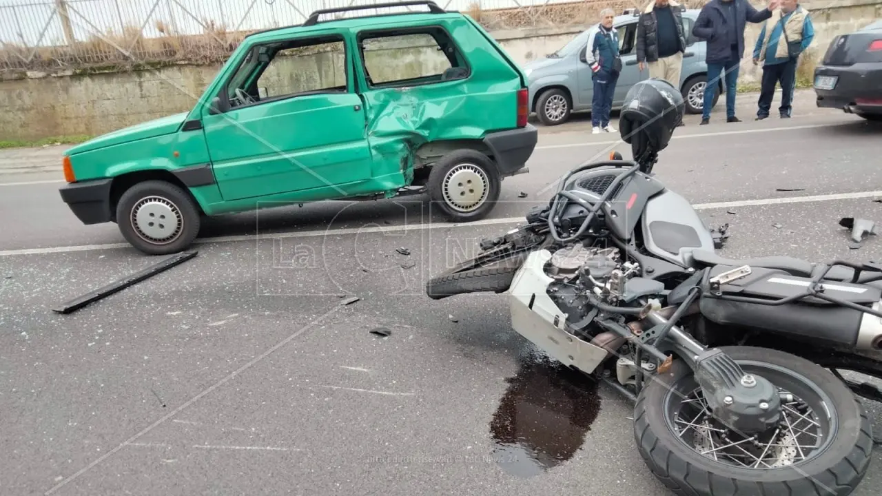 Incidente a Belvedere Marittimo, cade dalla moto: trasferito in elisoccorso a Cosenza